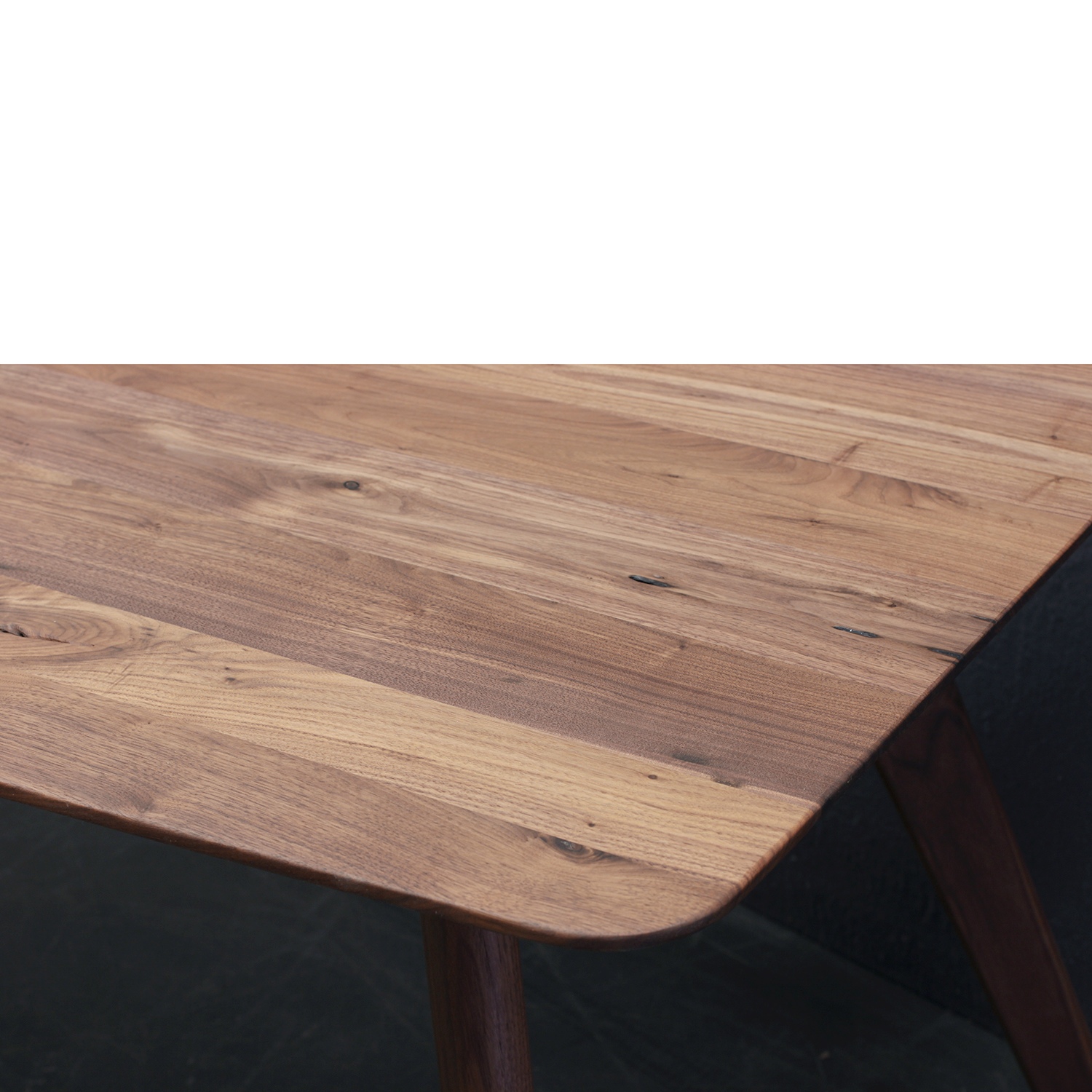 Tisch N Holzbeine - Nussbaum